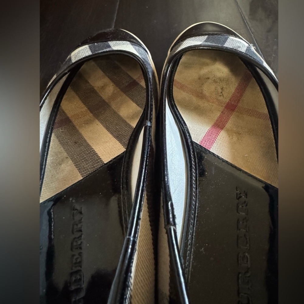 Burberry Black and Cream Flats with Iconic Check Pattern